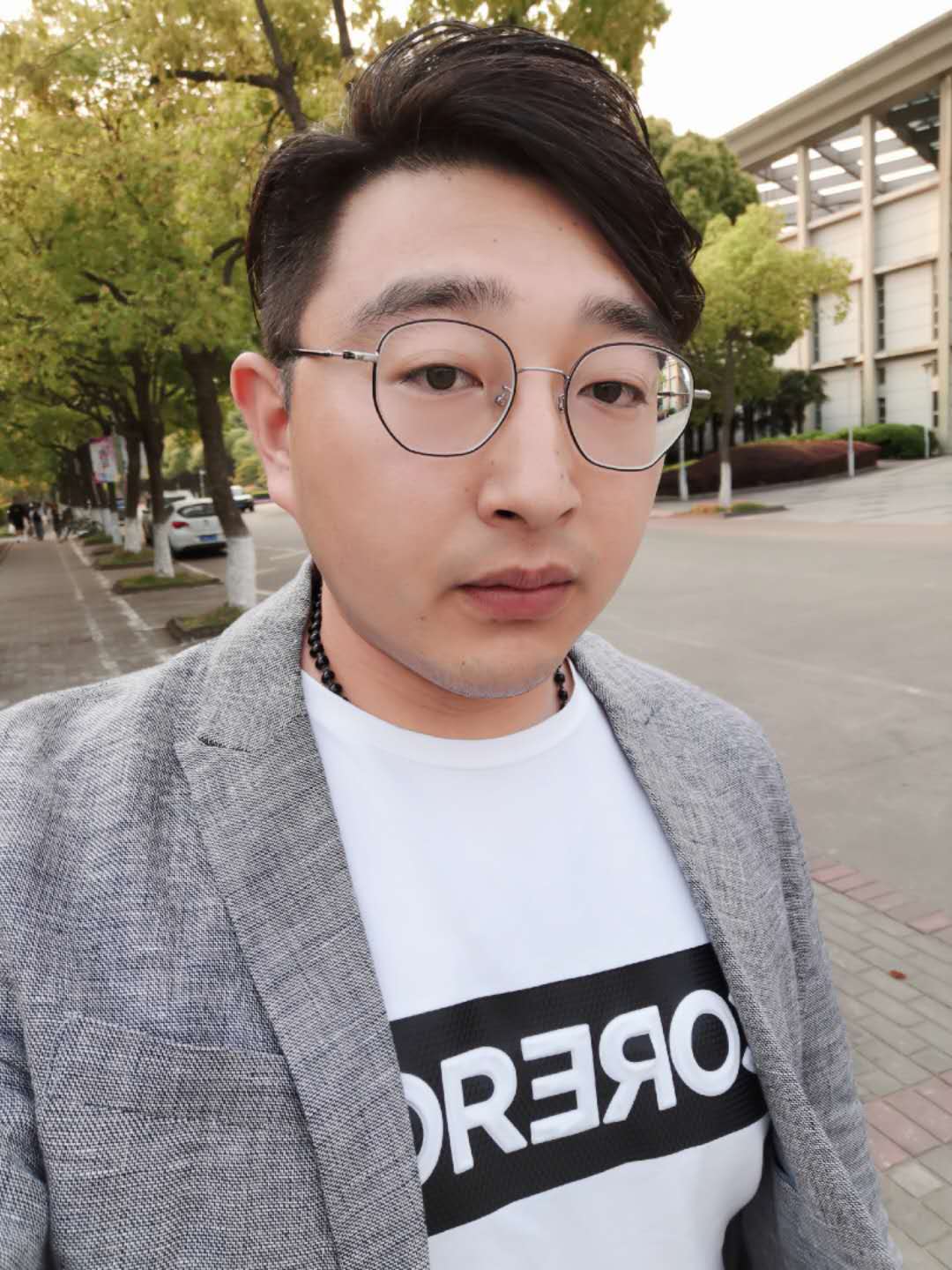 李易霖